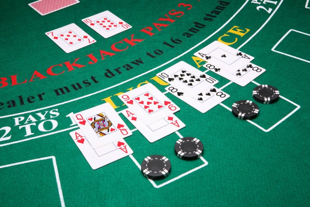 kuinka pelata blackjackia , blackjackin säännöt , blackjackia perusstrategia
