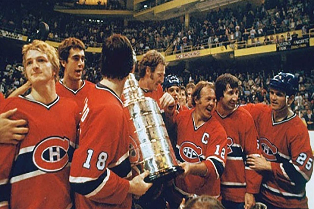 The 1977 Montreal Canadiens celebrate with the Stanley Cup